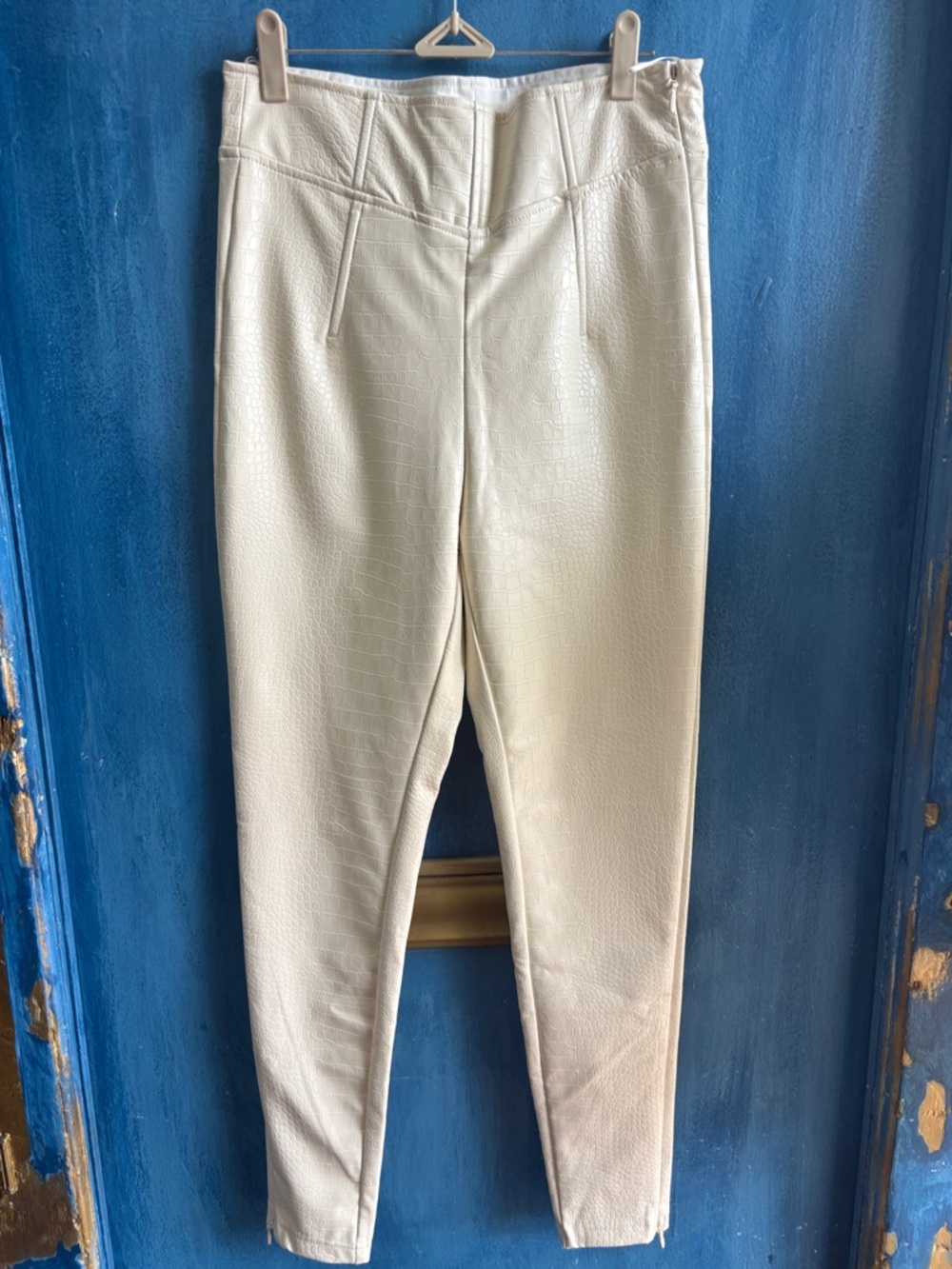 Croc-Embossed Faux Leather Jeggings in Off-White